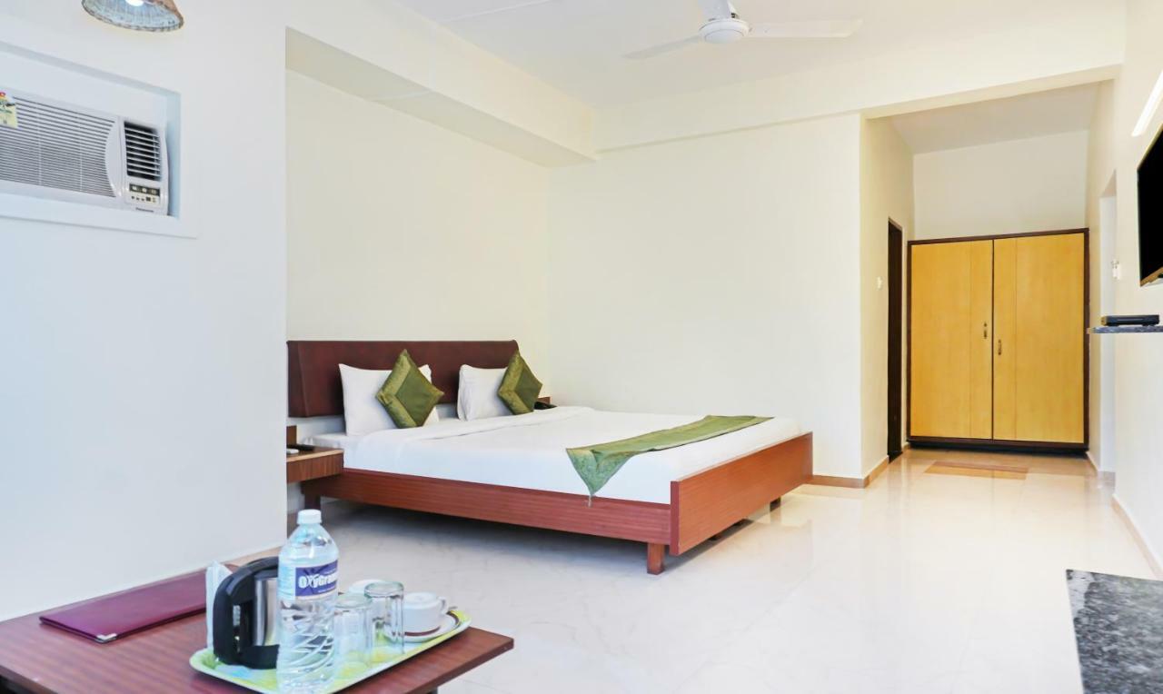 Hotel Lions Den 로나발라 외부 사진